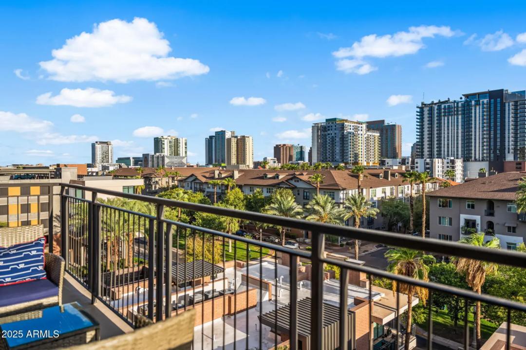 Real Estate Picture 4