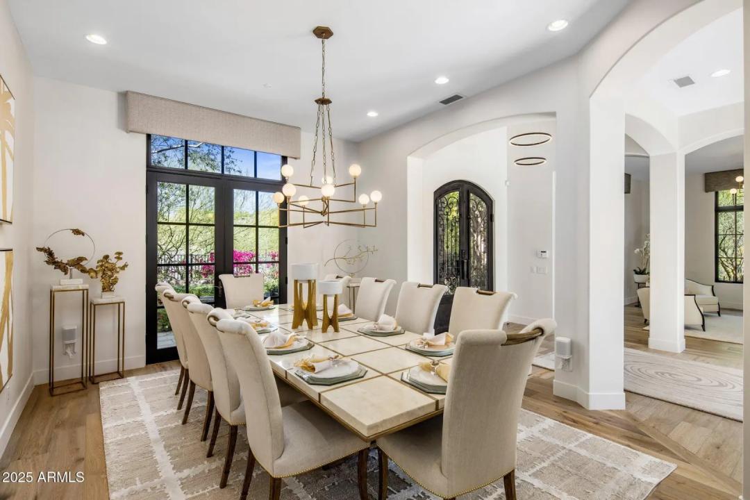 Real Estate Picture 8