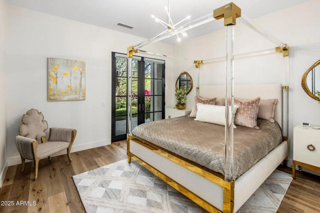 Real Estate Picture 22