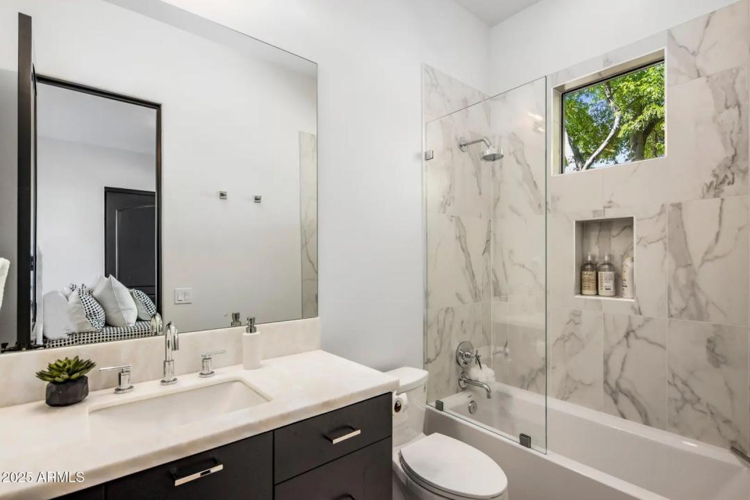 Real Estate Picture 25
