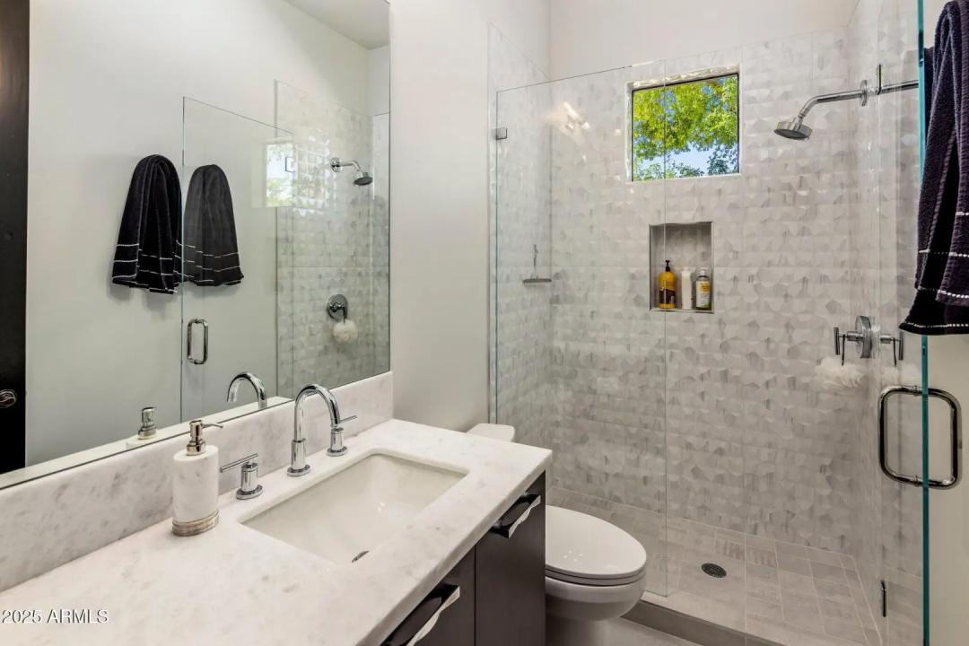 Real Estate Picture 27