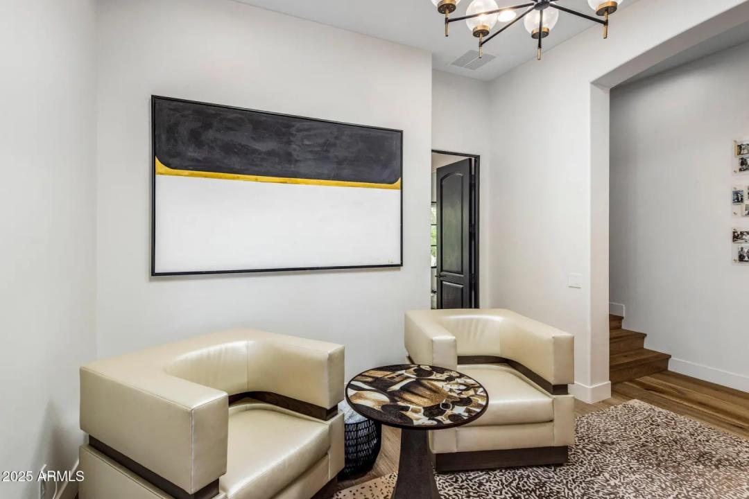 Real Estate Picture 14