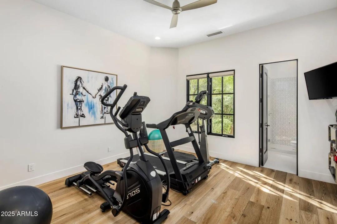 Real Estate Picture 32