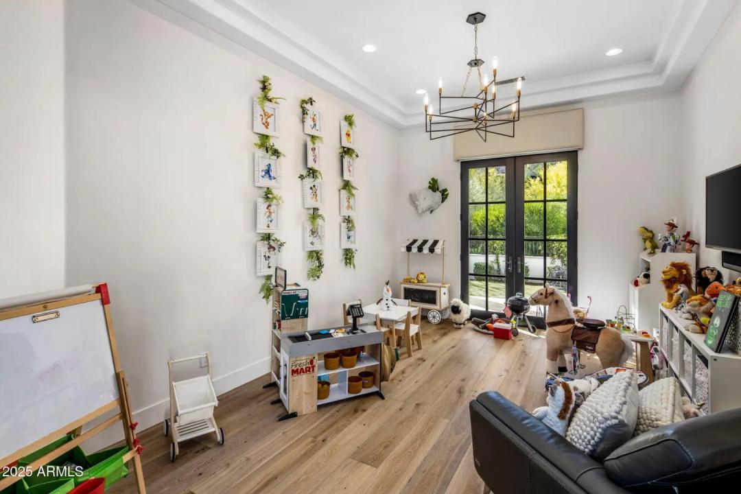 Real Estate Picture 30