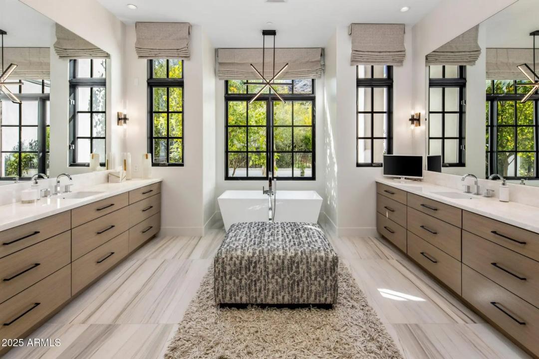 Real Estate Picture 18