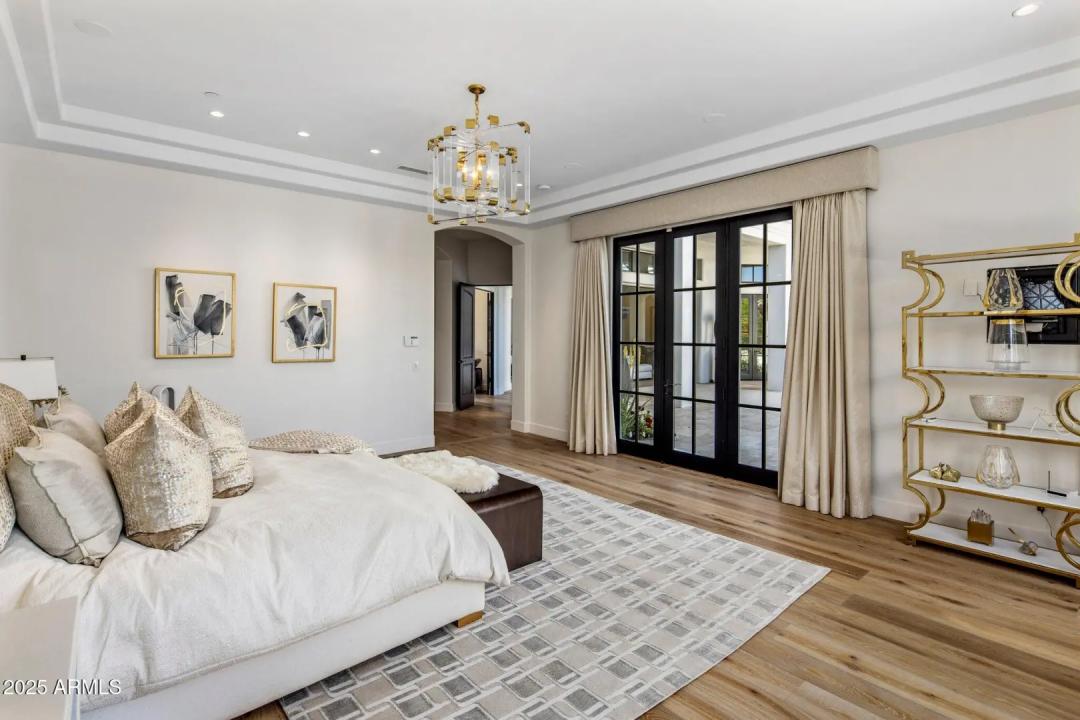 Real Estate Picture 17