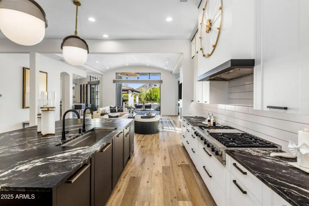 Real Estate Picture 11