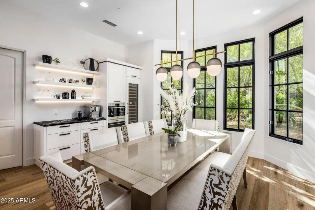 Real Estate Picture 12