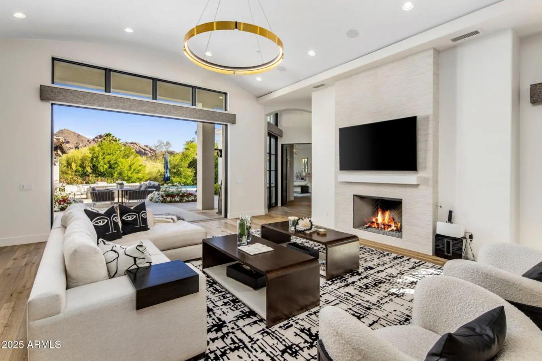 Real Estate Picture 3