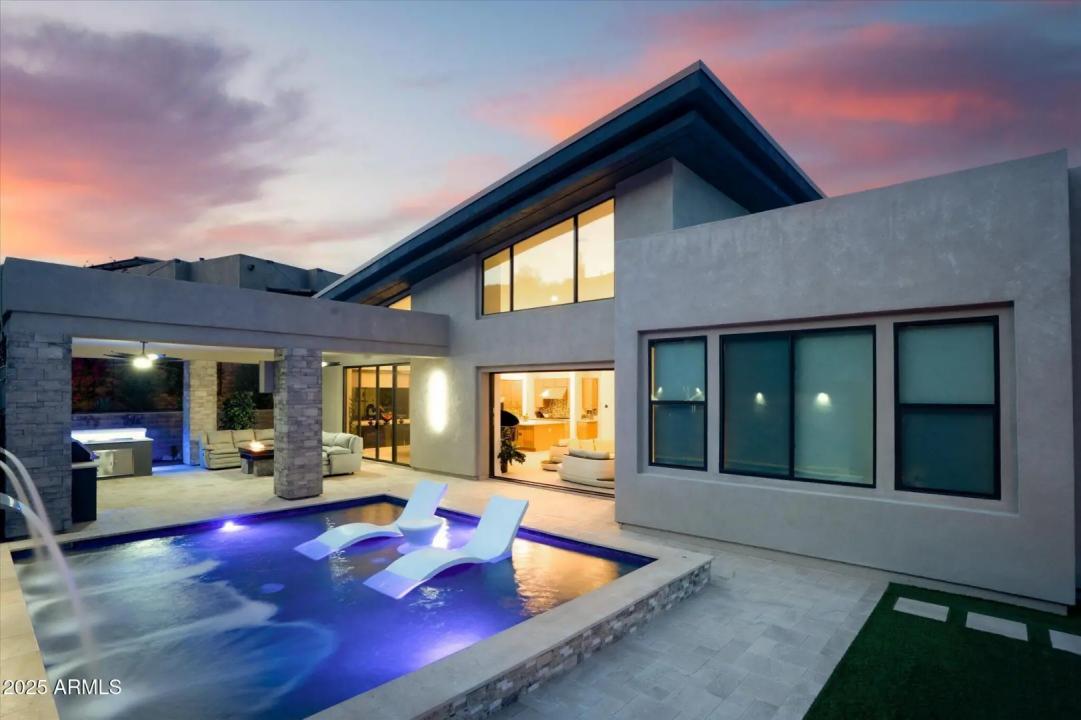 Real Estate Picture 3