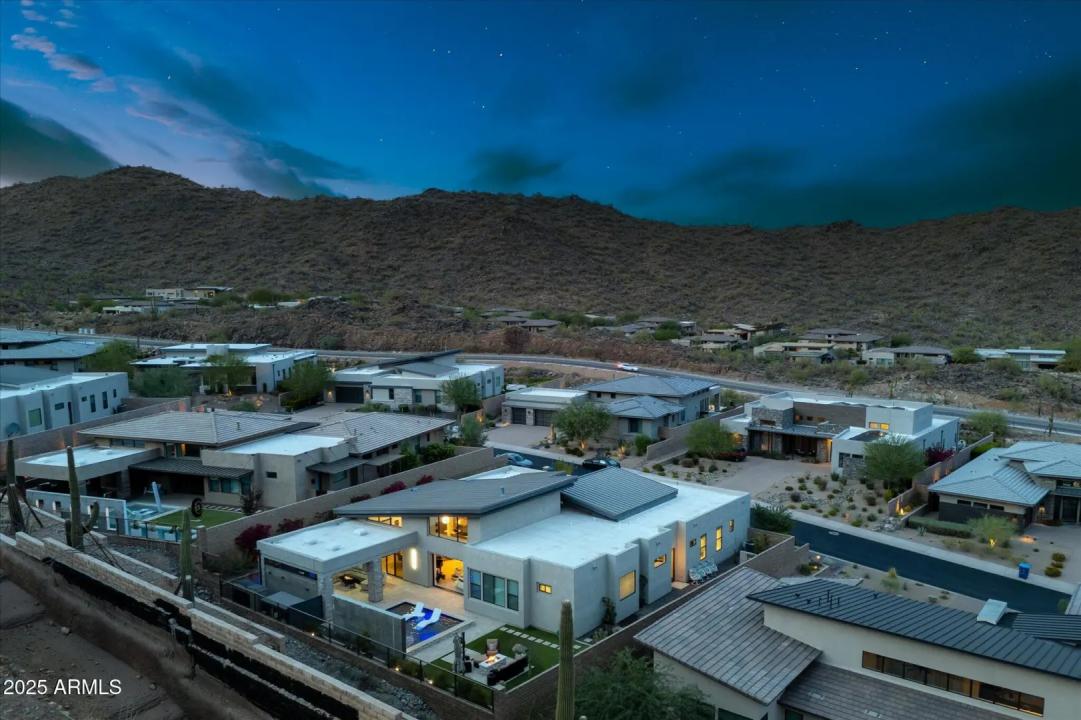 Real Estate Picture 4