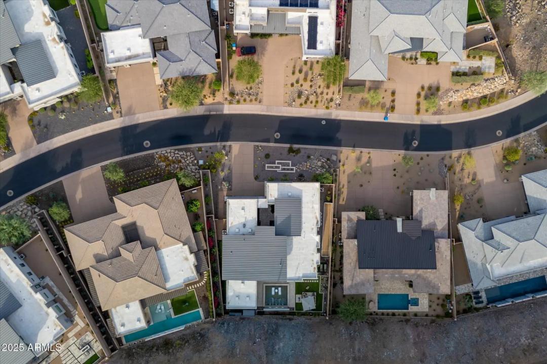 Real Estate Picture 33