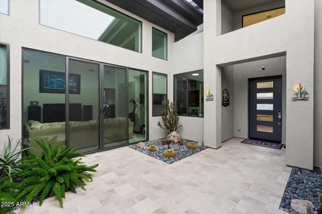 Real Estate Picture 9