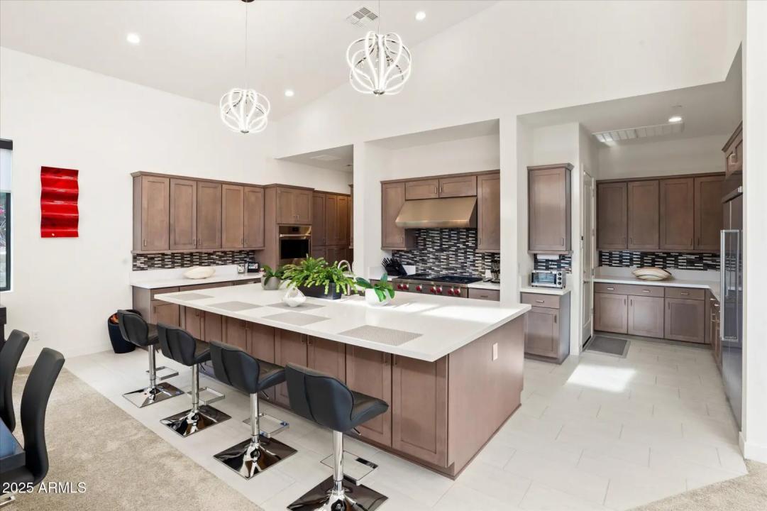 Real Estate Picture 14