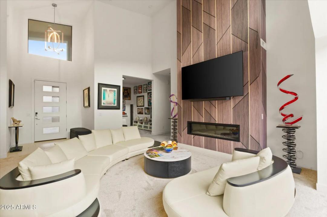 Real Estate Picture 11