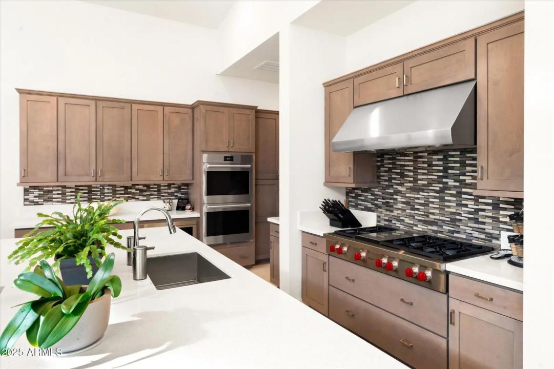 Real Estate Picture 16