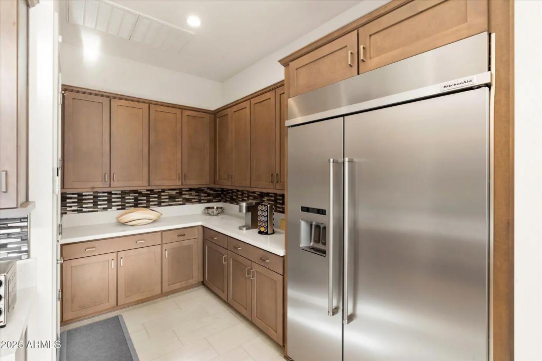 Real Estate Picture 17