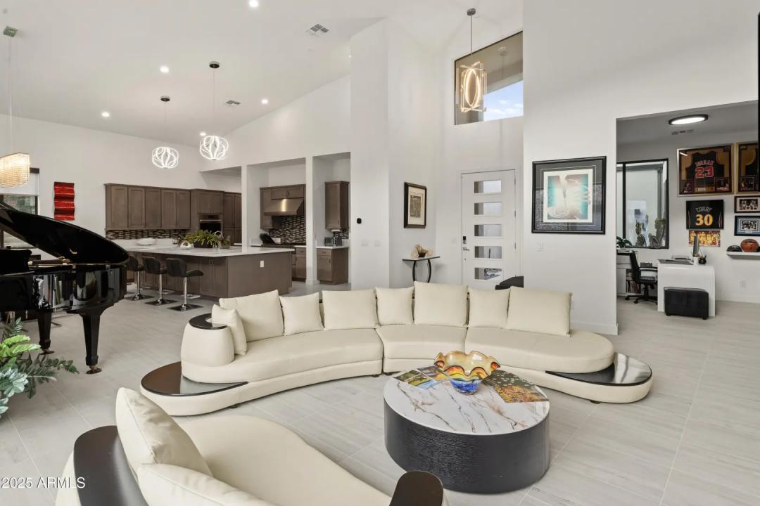 Real Estate Picture 9