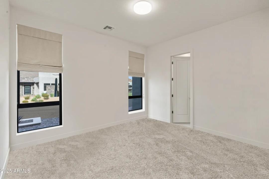 Real Estate Picture 24