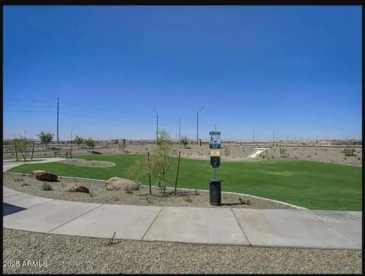 Real Estate Picture 4