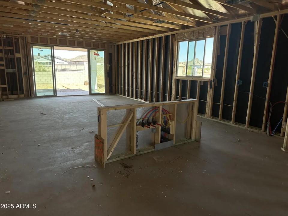 Real Estate Picture 3