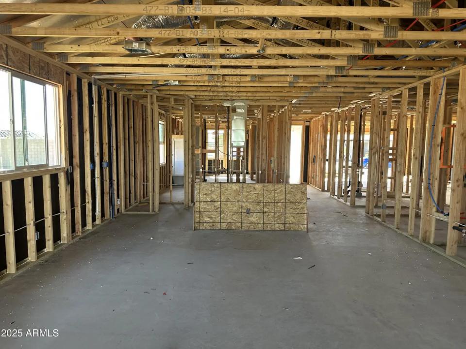 Real Estate Picture 4