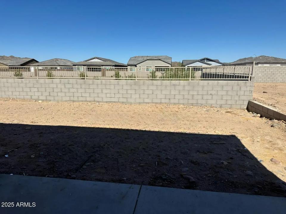 Real Estate Picture 5