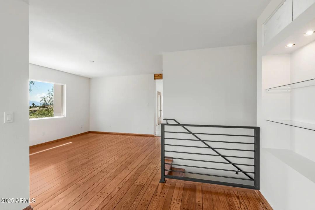 Real Estate Picture 10