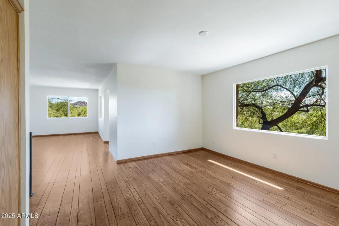 Real Estate Picture 11