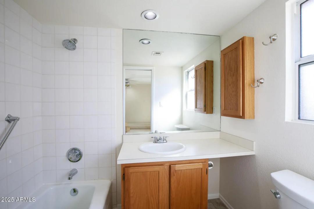 Real Estate Picture 43