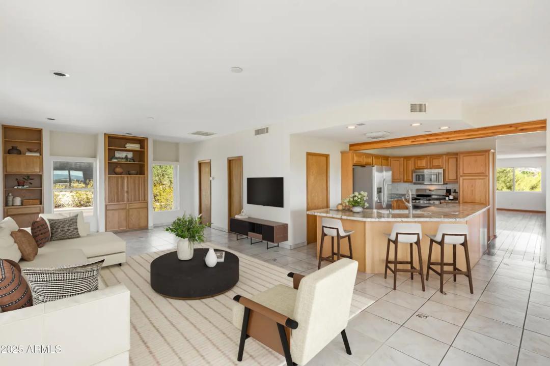 Real Estate Picture 12