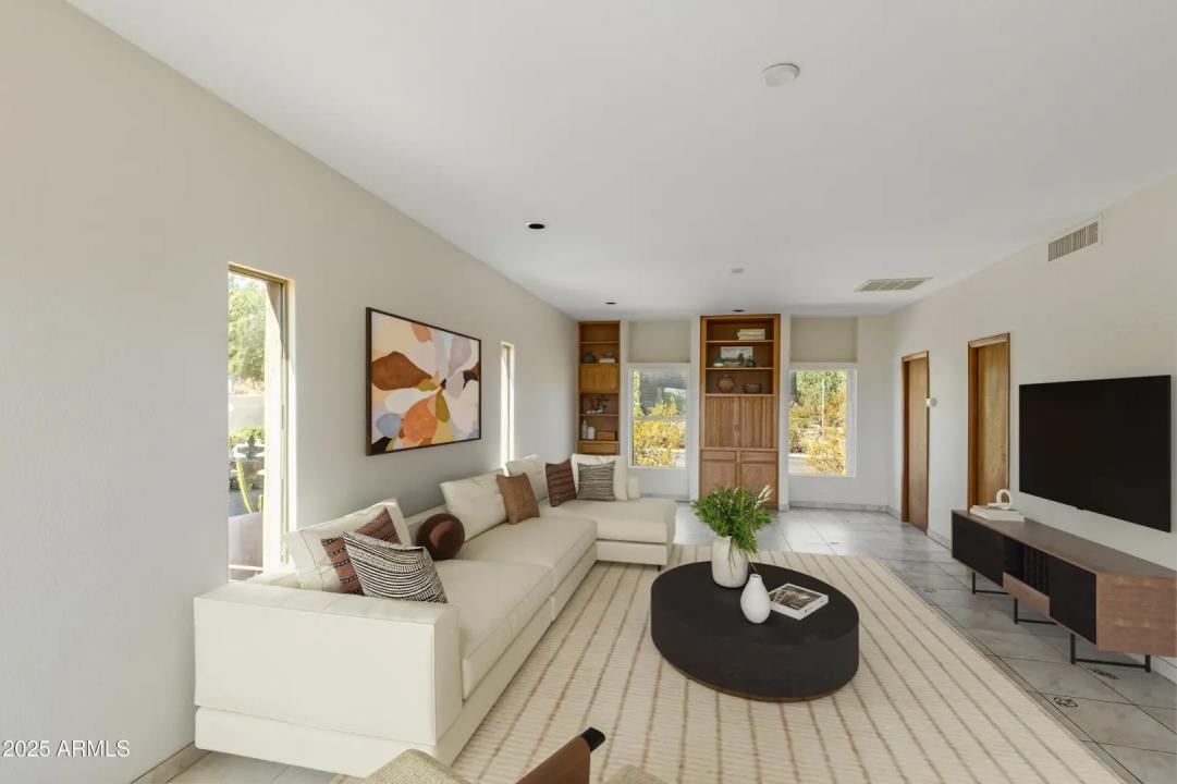 Real Estate Picture 18