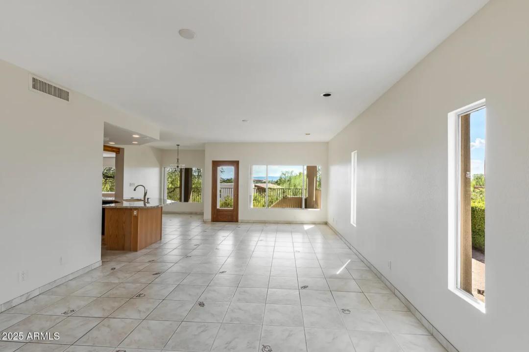 Real Estate Picture 21