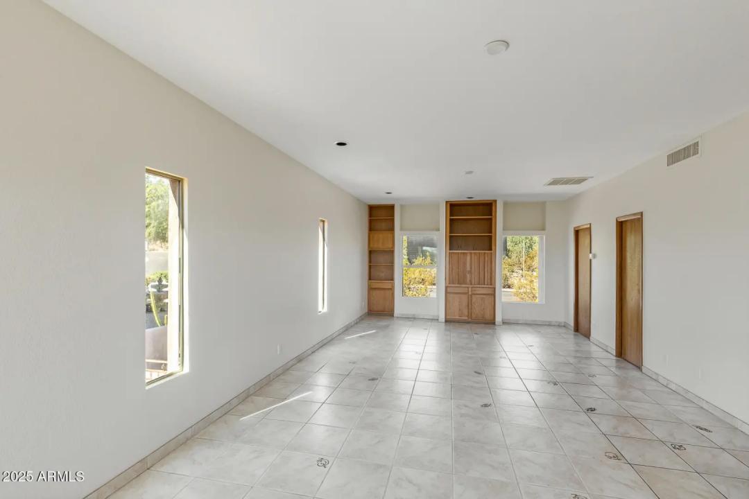 Real Estate Picture 19