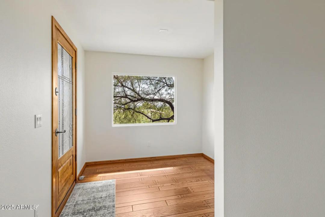 Real Estate Picture 4