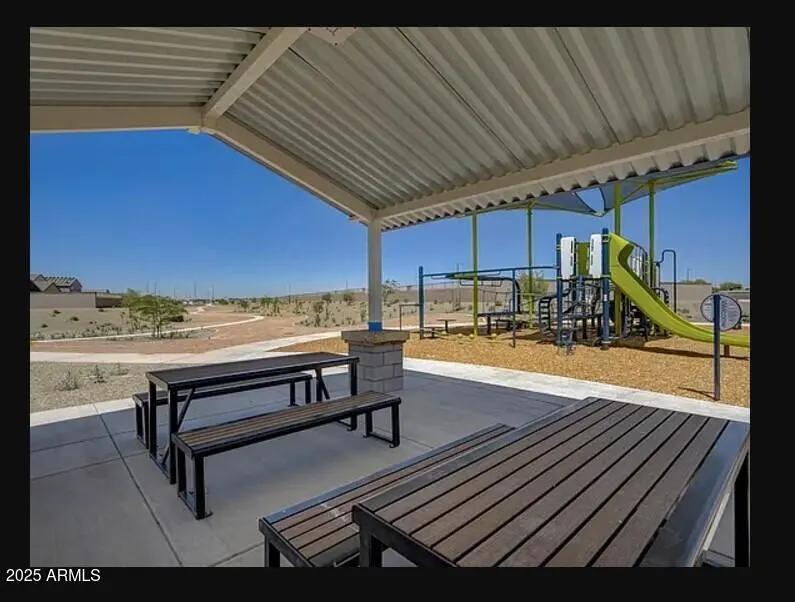Real Estate Picture 8