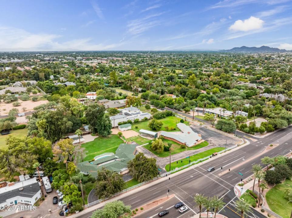 Real Estate Picture 6