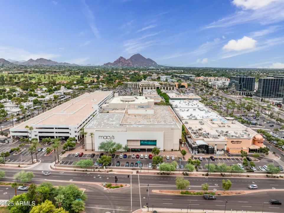 Real Estate Picture 8