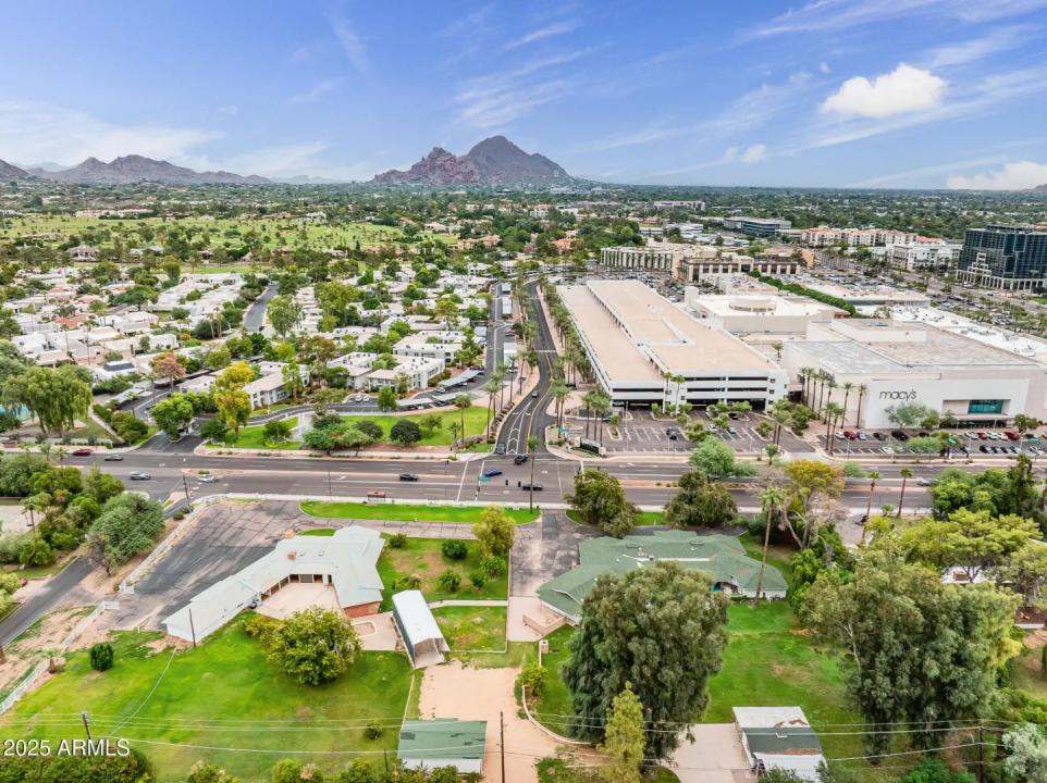 Real Estate Picture 12