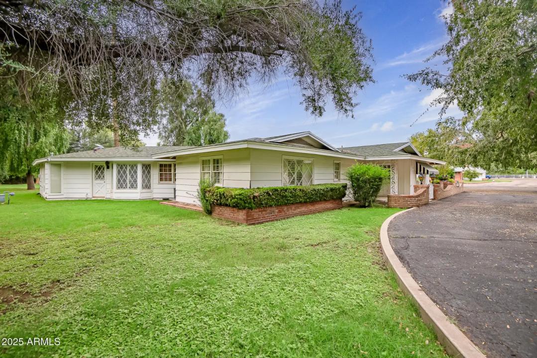Real Estate Picture 14