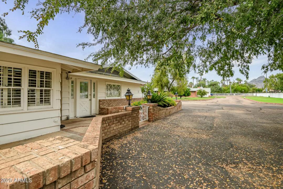 Real Estate Picture 15