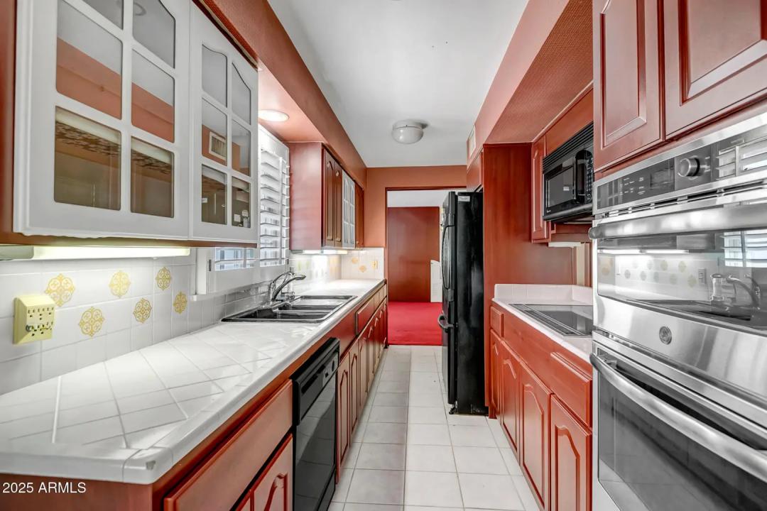 Real Estate Picture 22