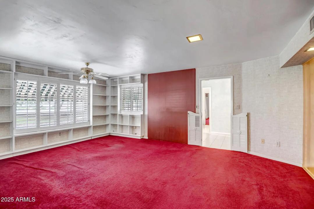 Real Estate Picture 24