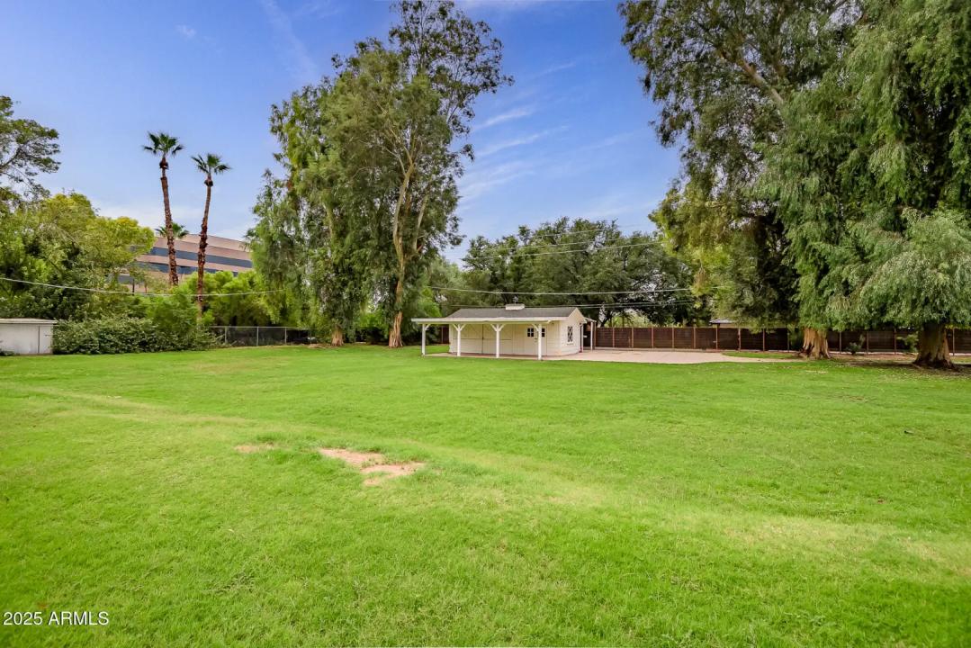 Real Estate Picture 9