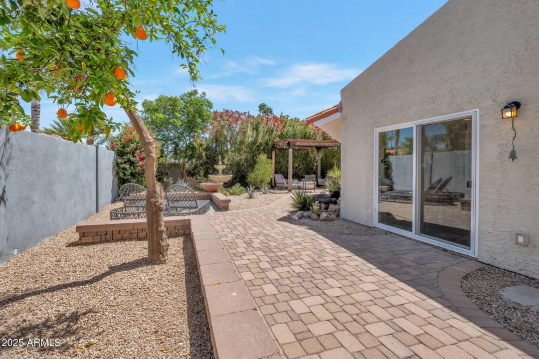 Real Estate Picture 24