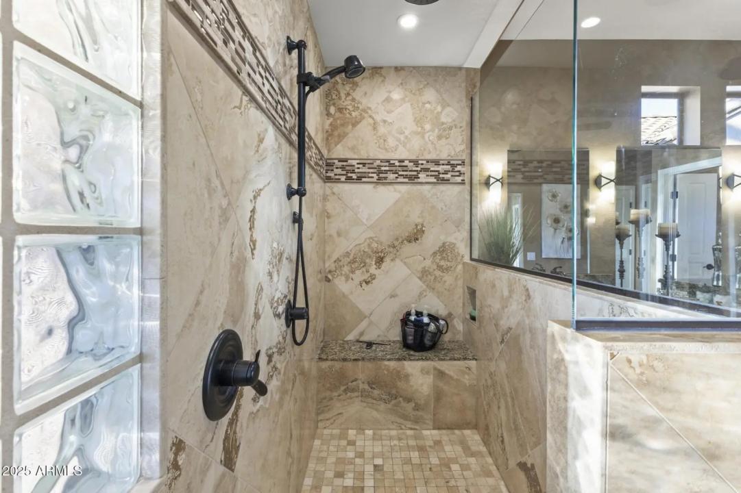 Real Estate Picture 23