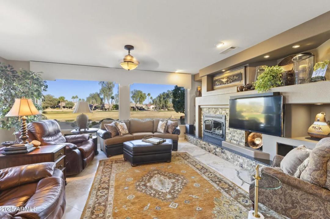 Real Estate Picture 11