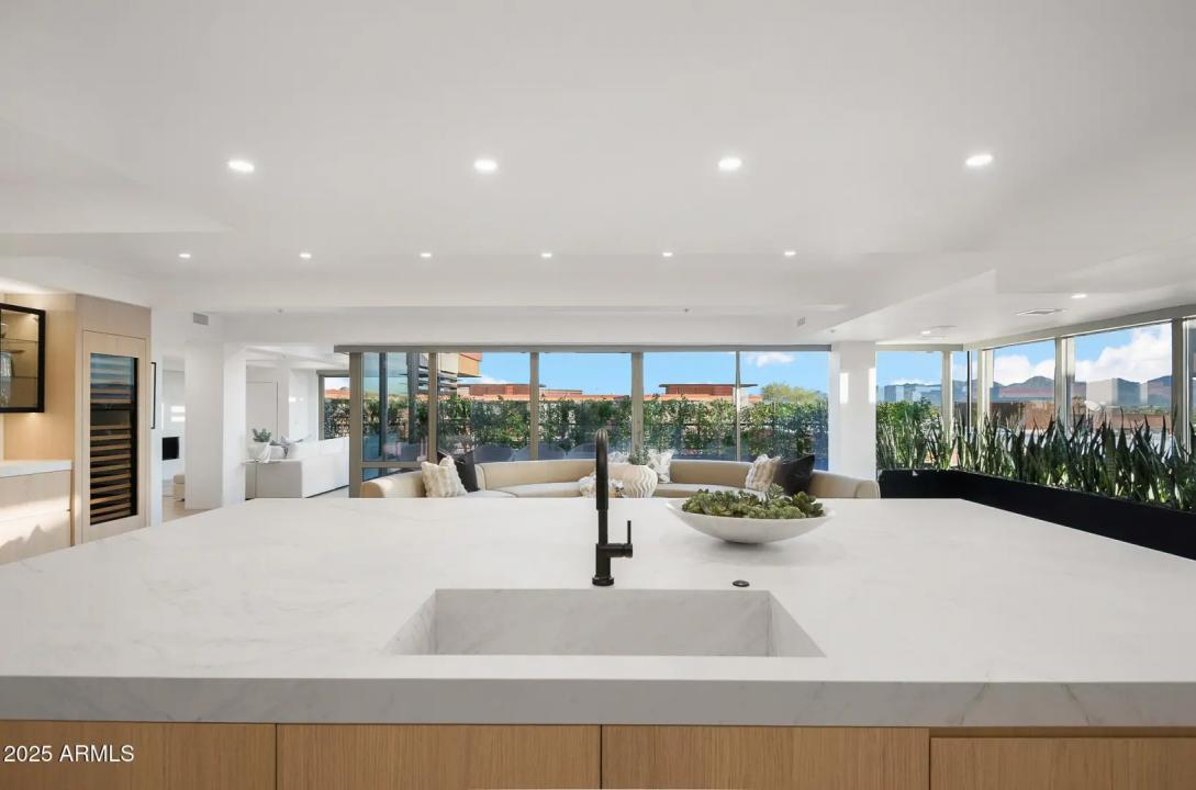 Real Estate Picture 7