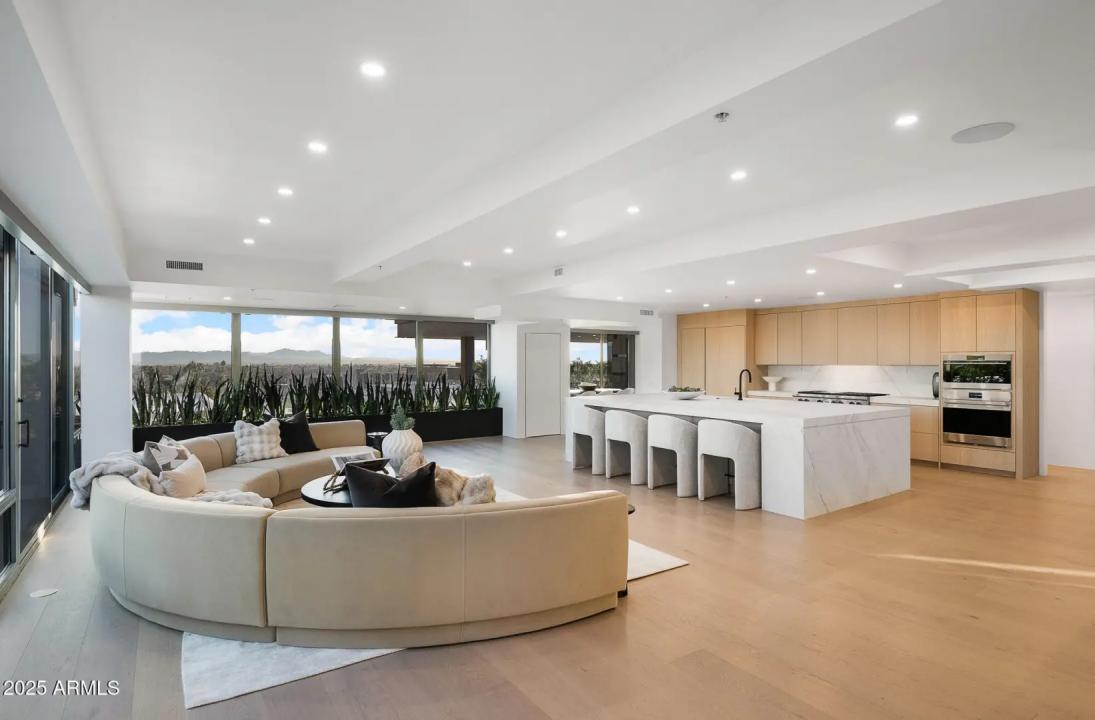 Real Estate Picture 3