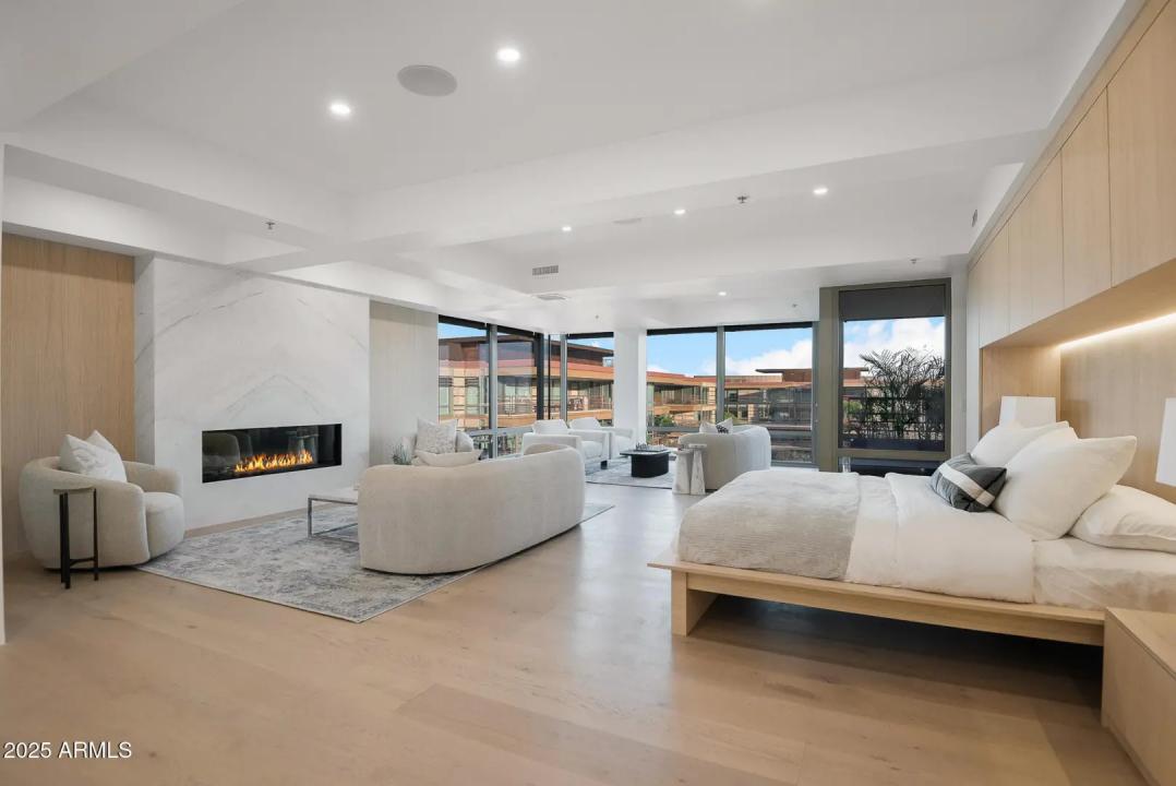 Real Estate Picture 12